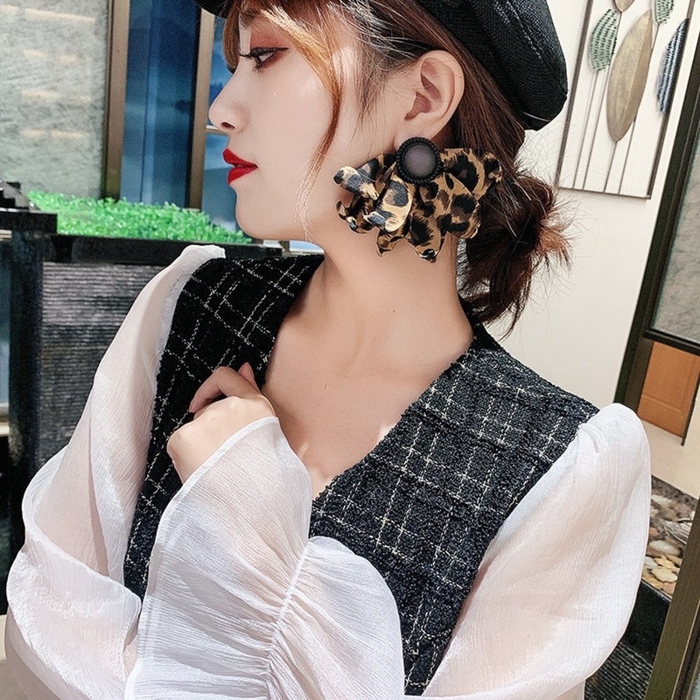 Earrings - Picture 2 of 3
